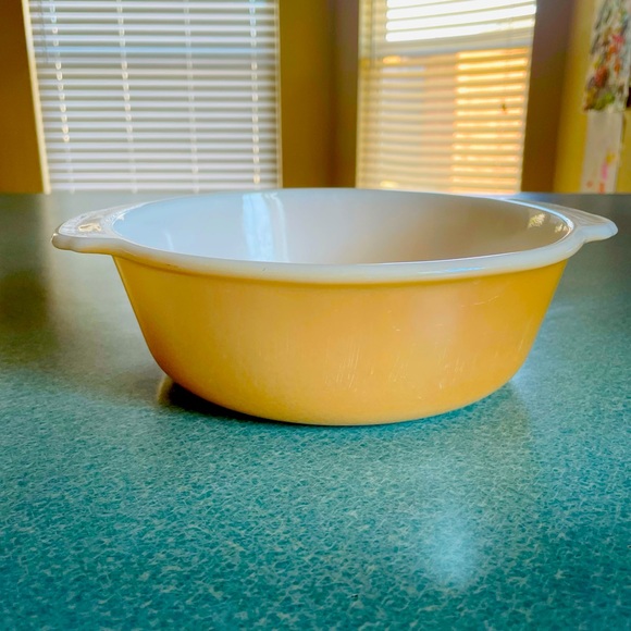 Fire-King Peach Lustre 1.5 Qt. Baking Dish - Picture 1 of 8